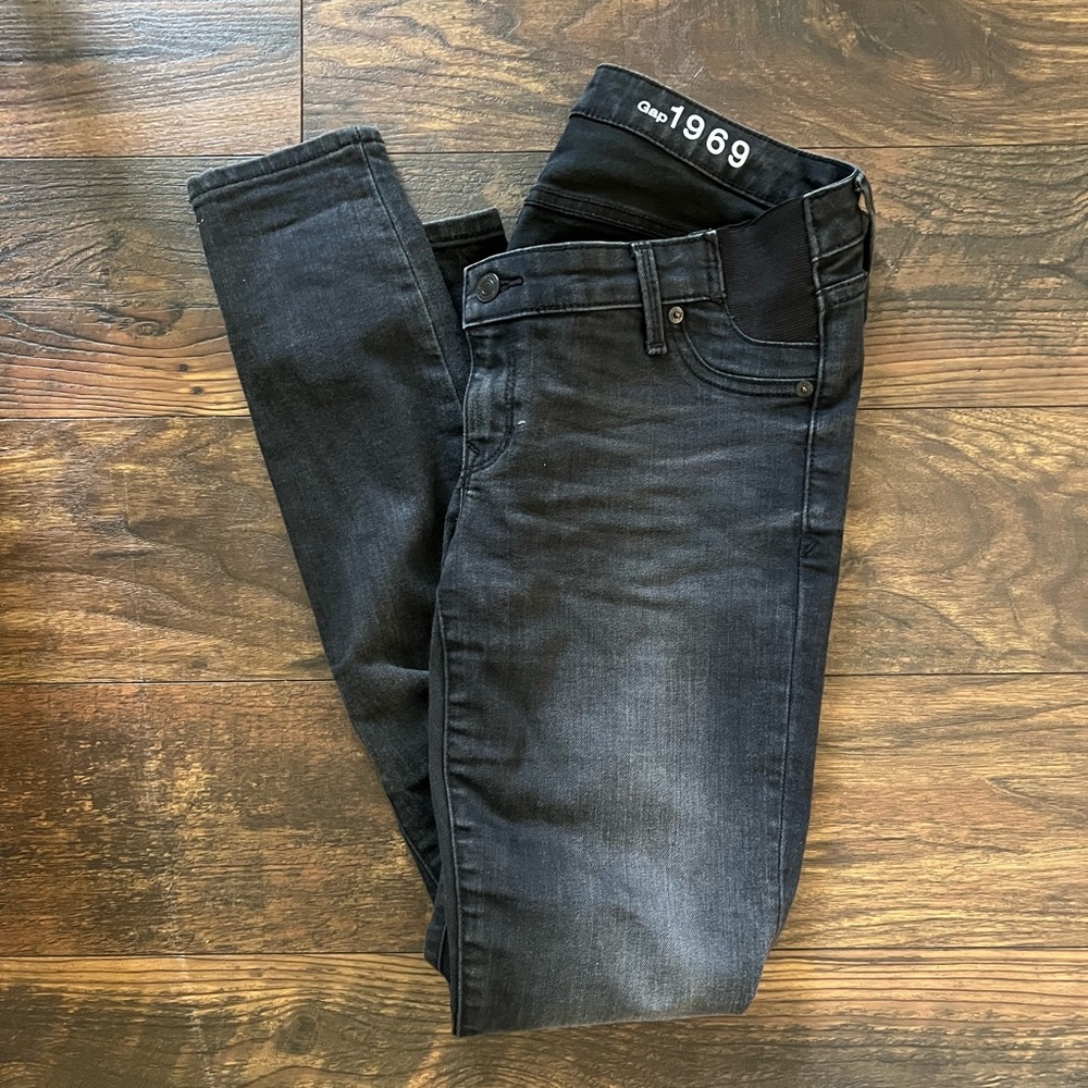 Gap 1969 Maternity Jeans